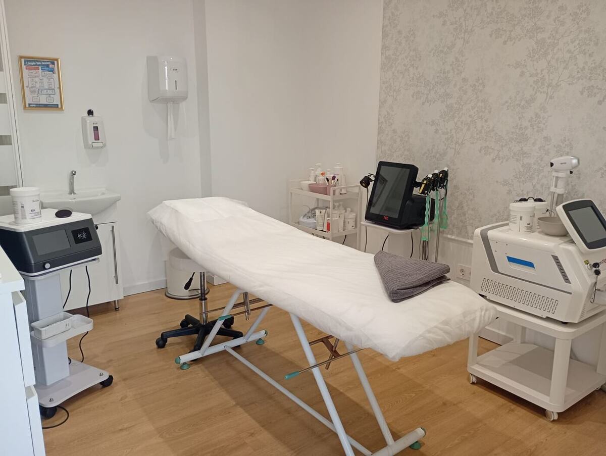 Cabina de tratamientos estéticos de Clínica METS Rincón de la Victoria