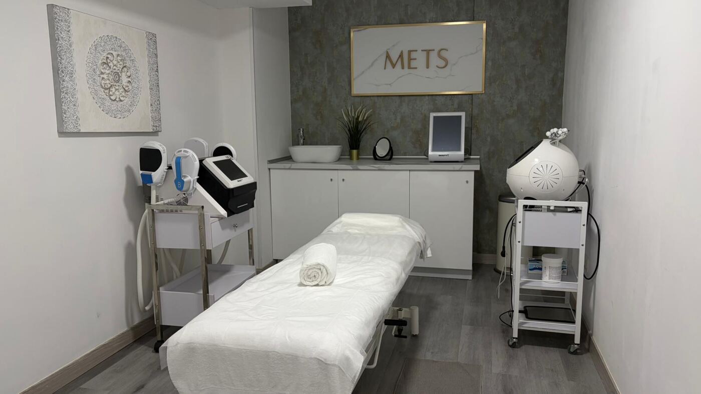 Aparatología de estética avanzada en Clínica METS Torremolinos
